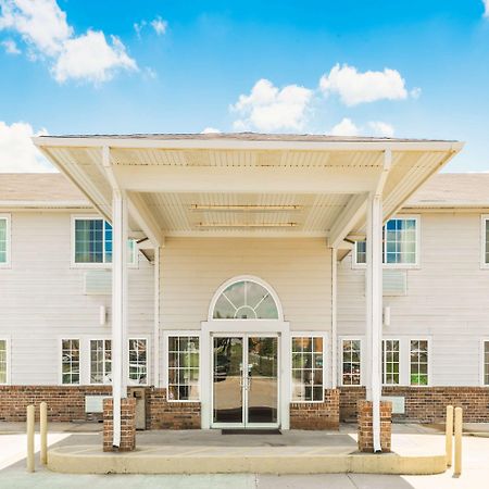 Super 8 By Wyndham Platte City Kansas City Area Exteriör bild