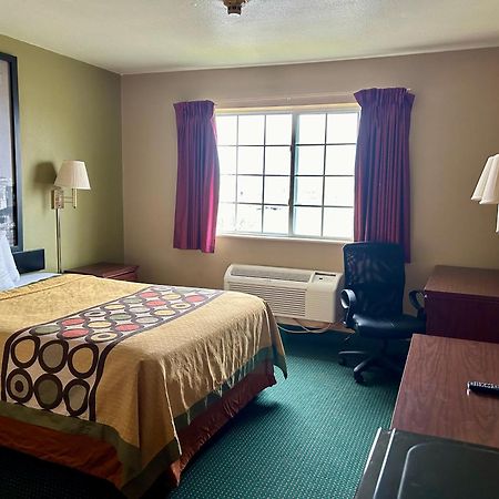 Super 8 By Wyndham Platte City Kansas City Area Exteriör bild
