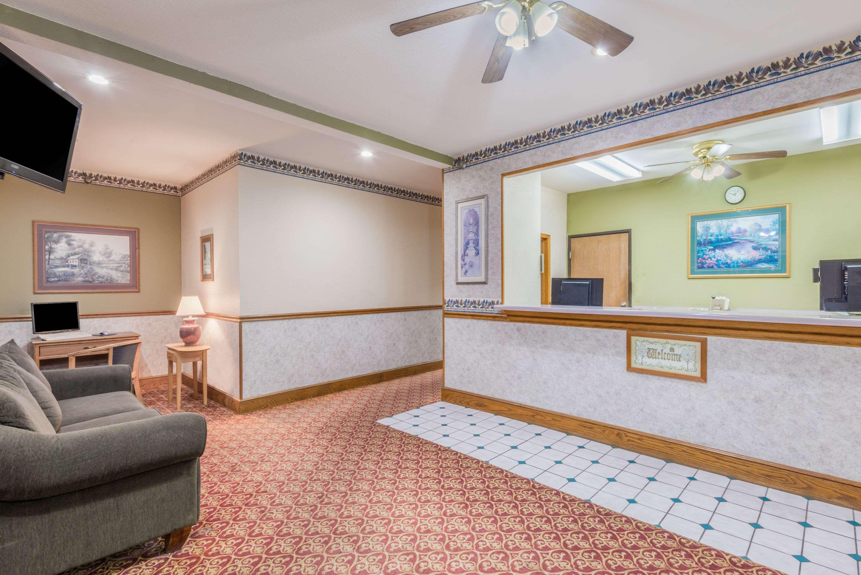 Super 8 By Wyndham Platte City Kansas City Area Exteriör bild